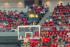王俊杰此前采访称：熬夜看男篮中日大战！新年愿望是打进世界杯