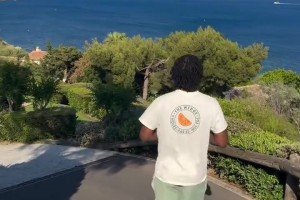 香波特德拉已经离开，最后一天剩下詹姆斯乐福JR在一起打高尔夫.